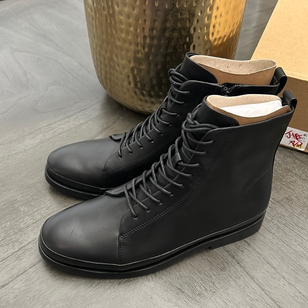 VINCE Cooper Water-resistant leather Boot - Picture 2 of 9